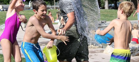 water-fight-442257_640